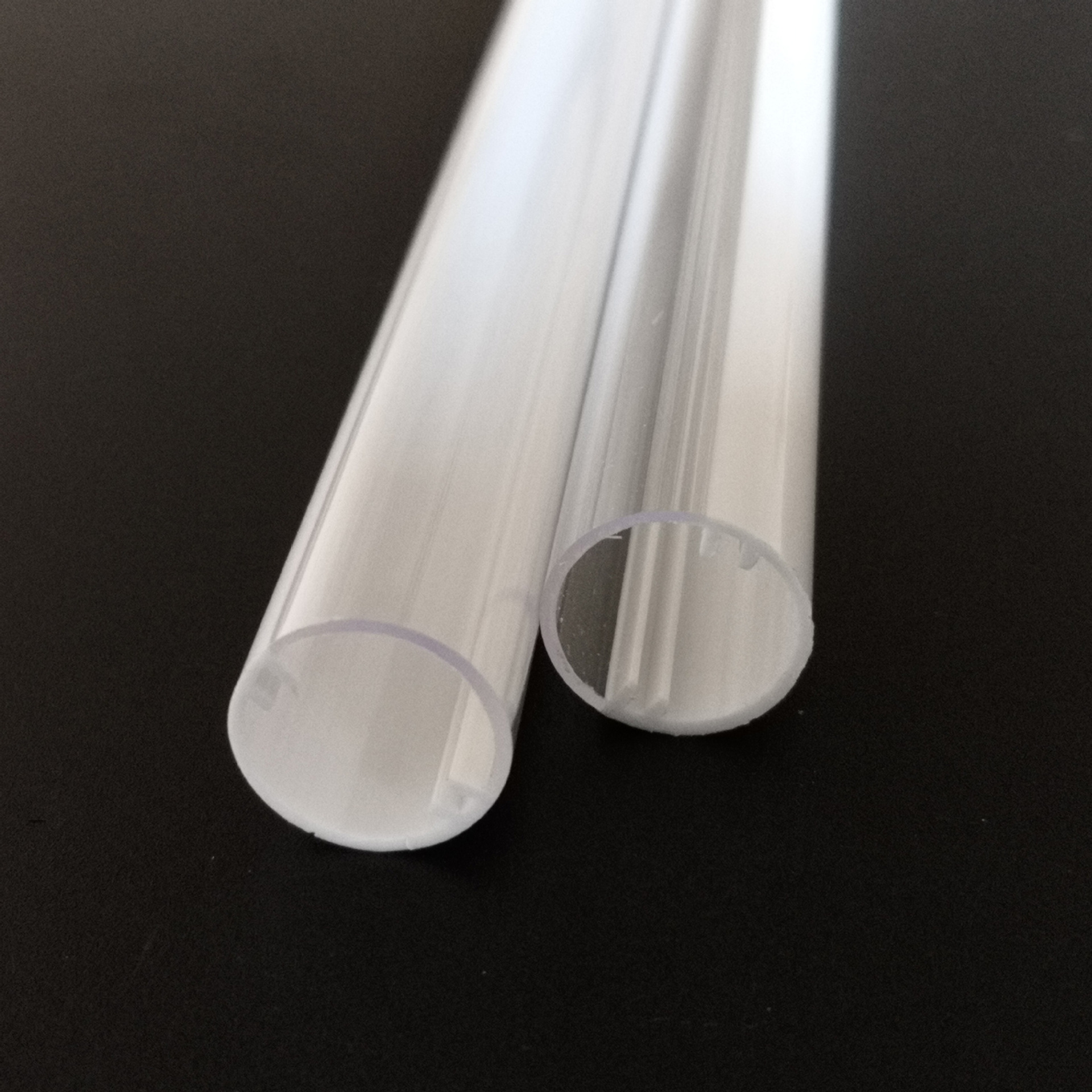 Cách thay đổi đèn tuýp truyền thống sang đèn tuýp LED