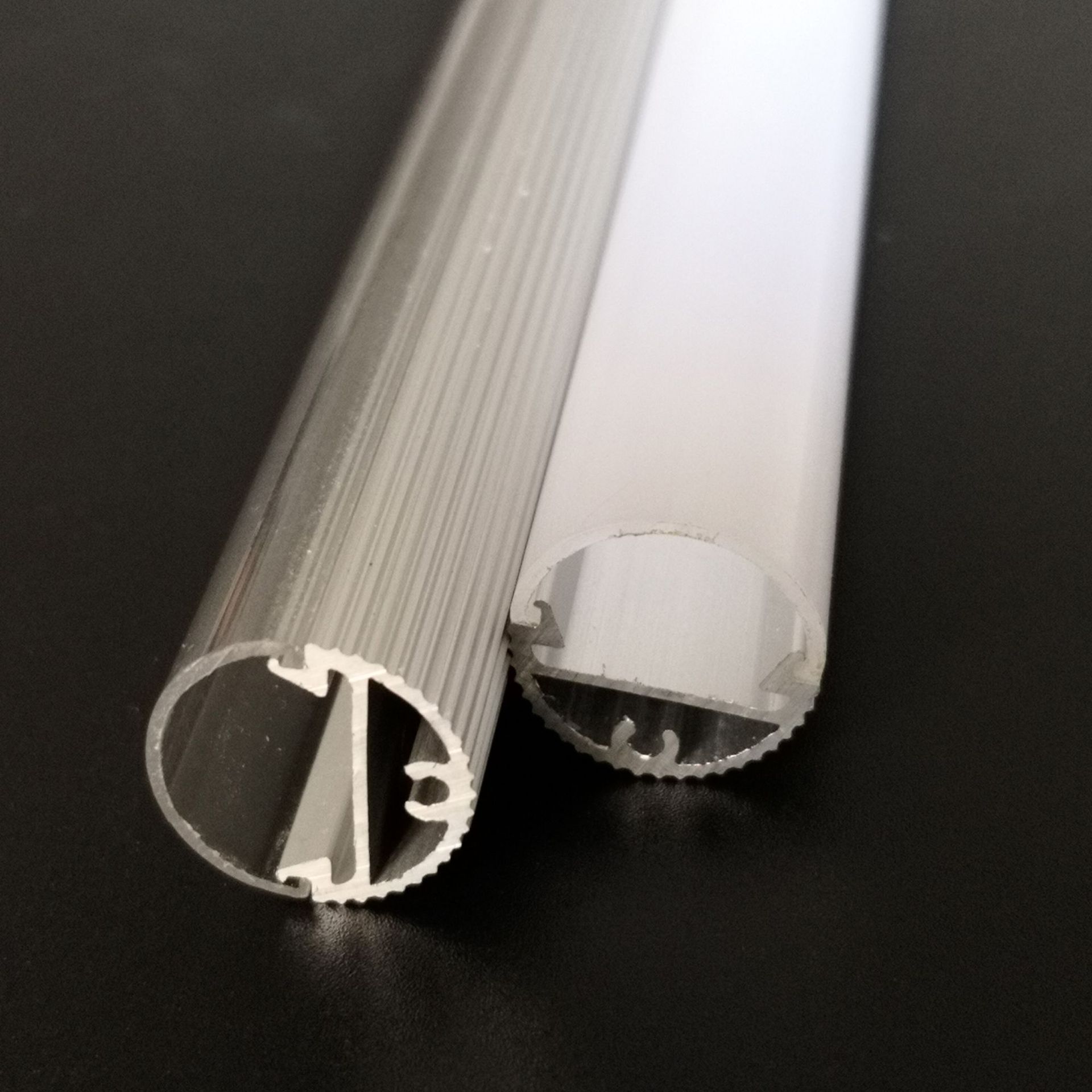 Các thành phần của vỏ đèn LED là gì
